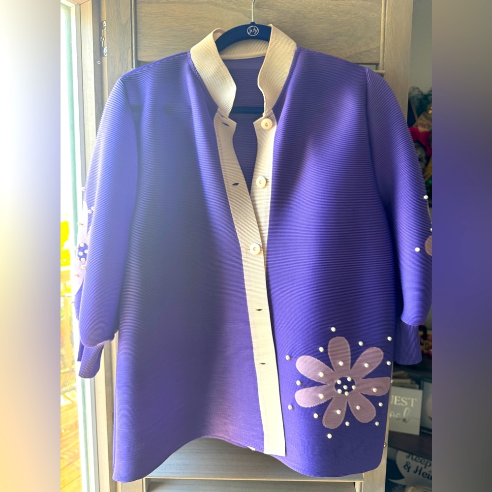 Pleats Kora Floral Button-Up Top/Jacket